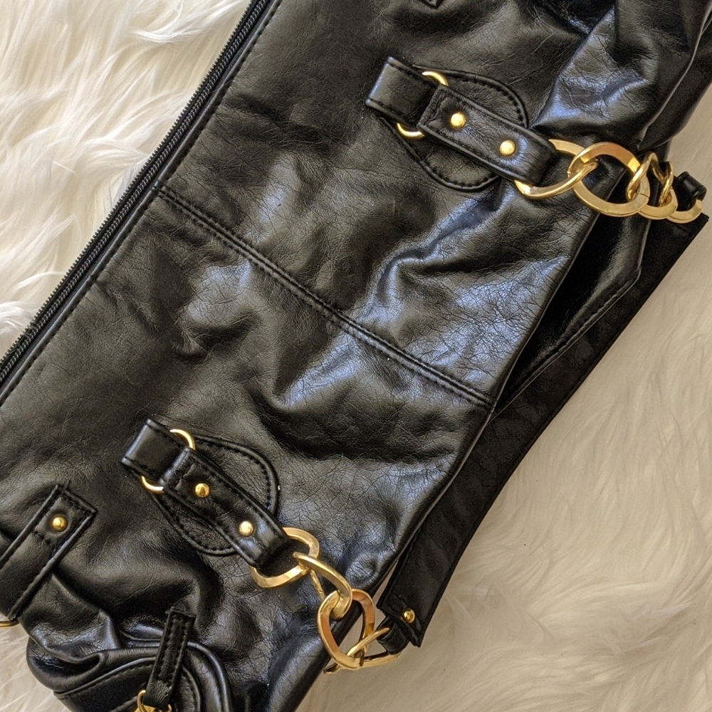 Black handbag with gold chain detail - Picture 3 of 5